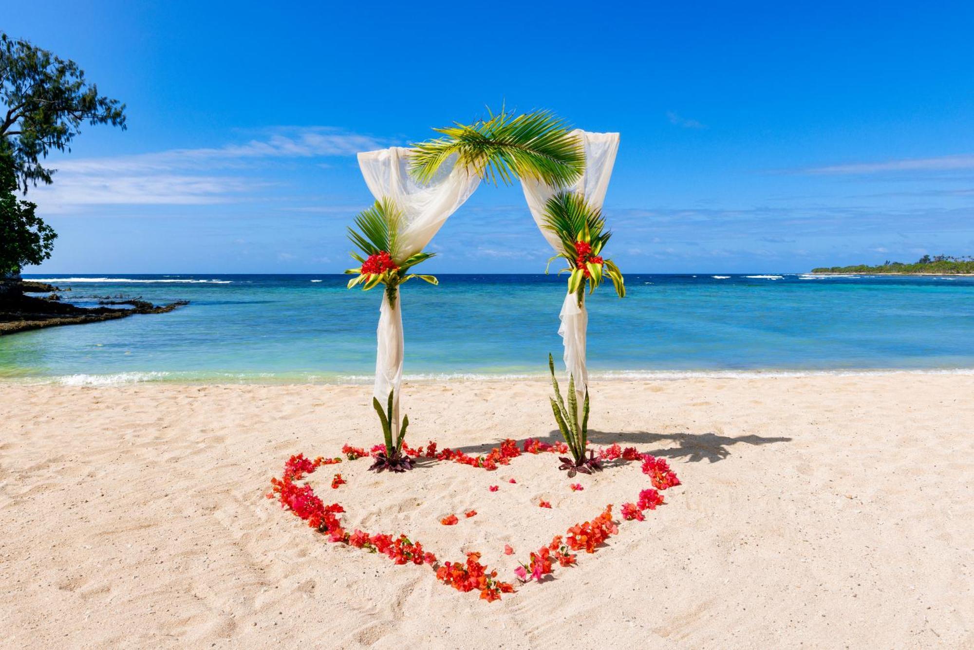 Breakas Beach Resort (Adults Only) Port Vila Exterior foto